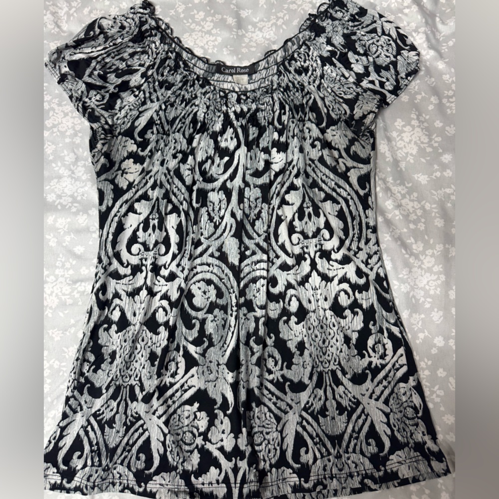 Carol Rose Monochrome Patterned Garment